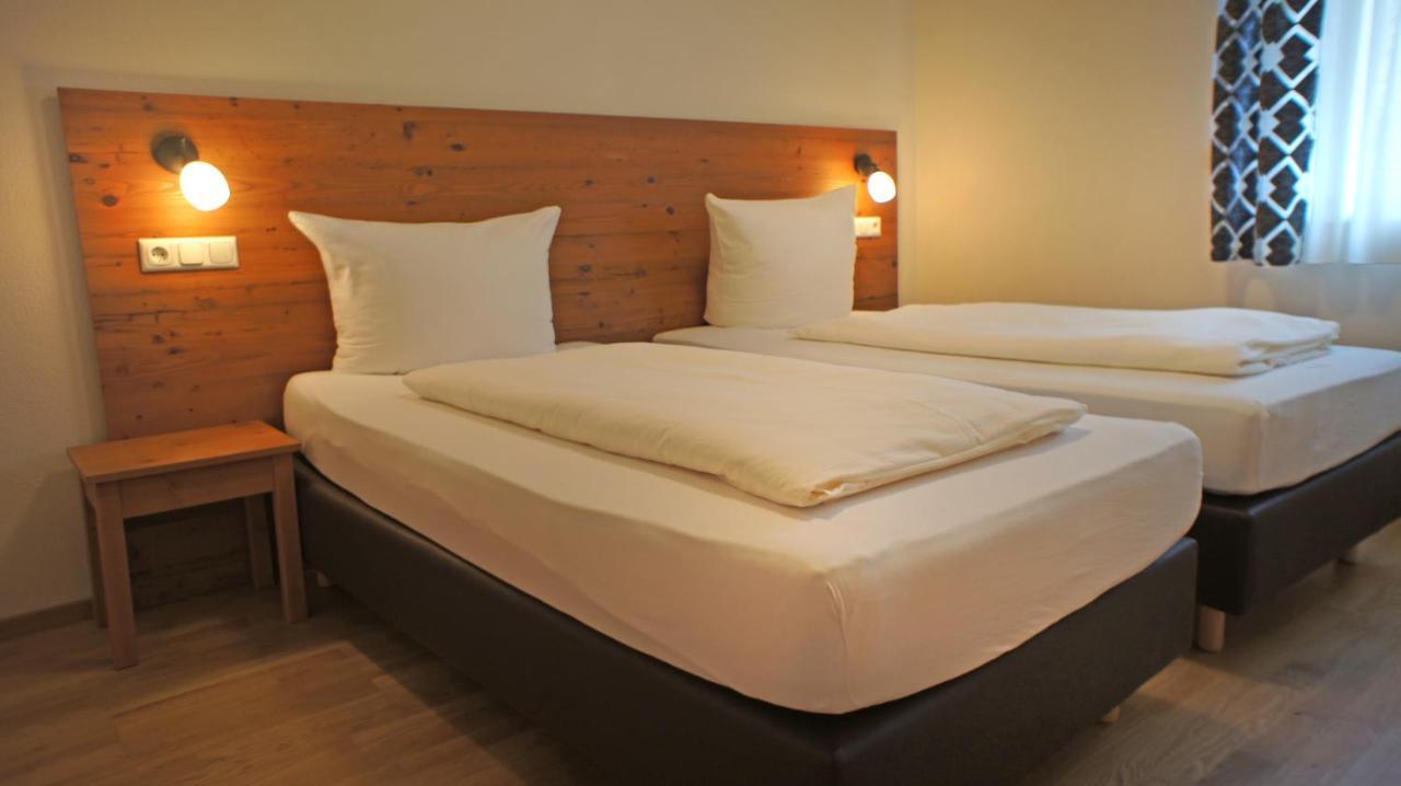 Hotel Heimfeld Restaurant Cafe Garching an Der Alz المظهر الخارجي الصورة