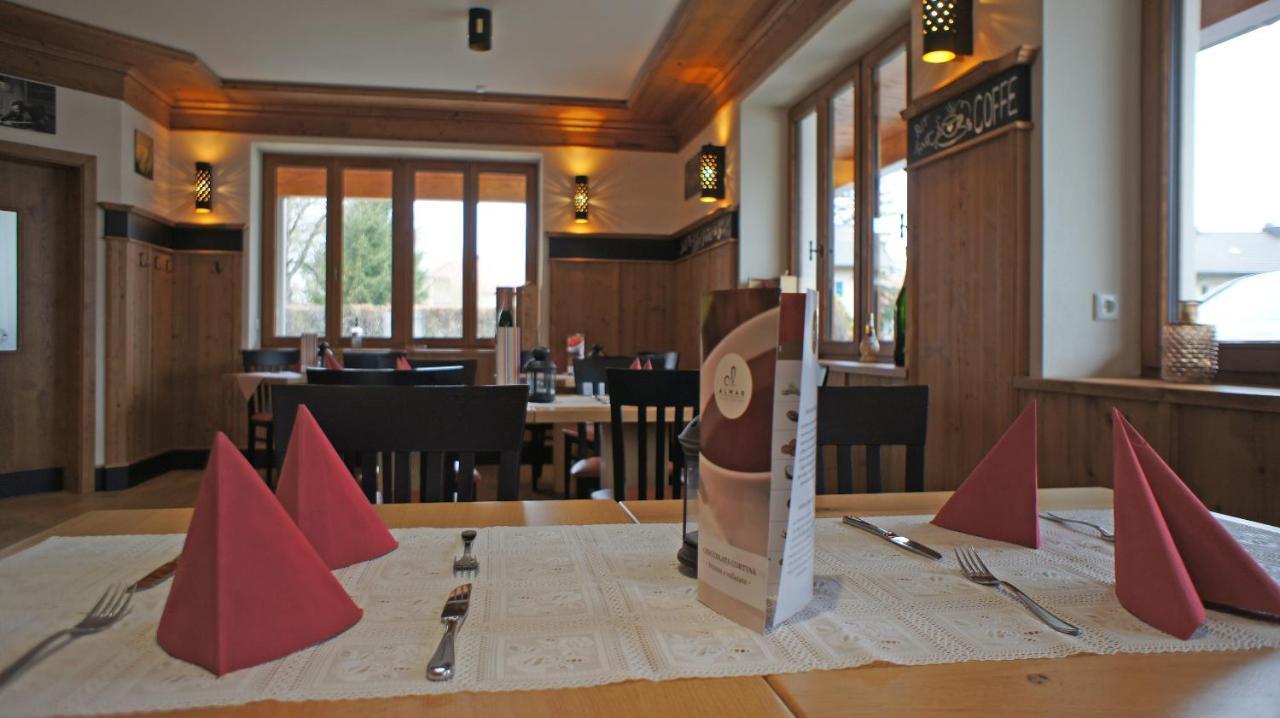 Hotel Heimfeld Restaurant Cafe Garching an Der Alz المظهر الخارجي الصورة