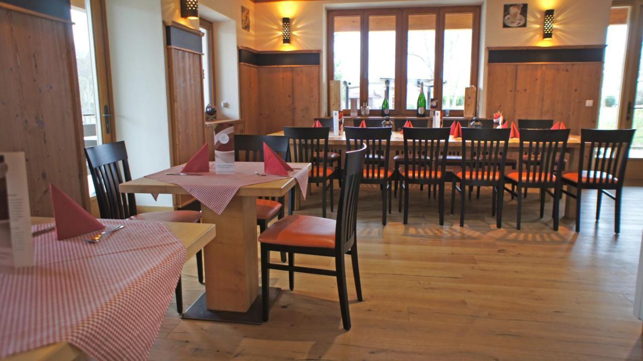 Hotel Heimfeld Restaurant Cafe Garching an Der Alz المظهر الخارجي الصورة